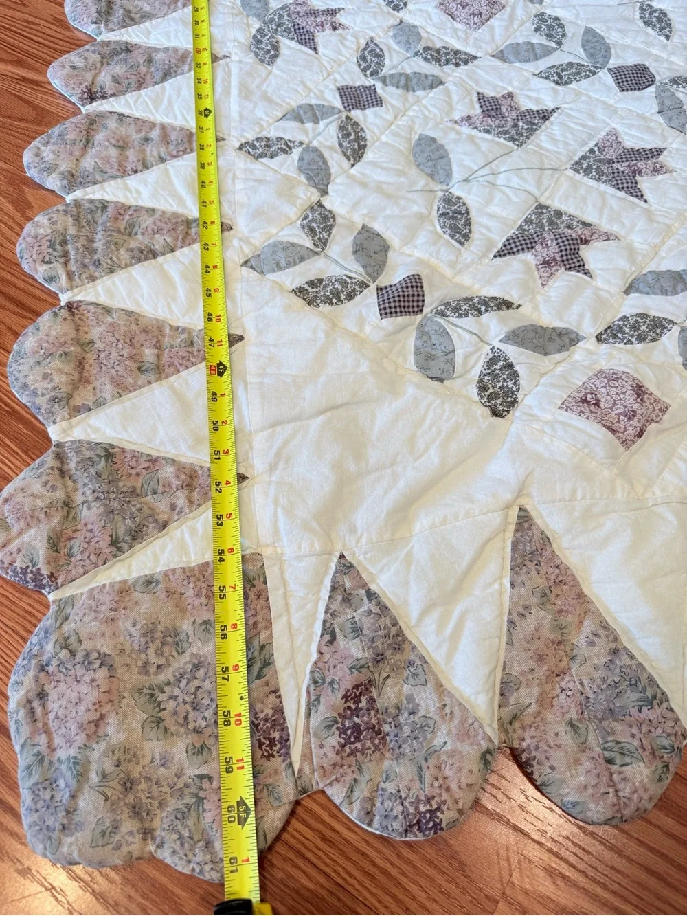 Vintage Hand Applique Tulip Quilt Scalloped Edge Ice Cream Cone Border 80x61